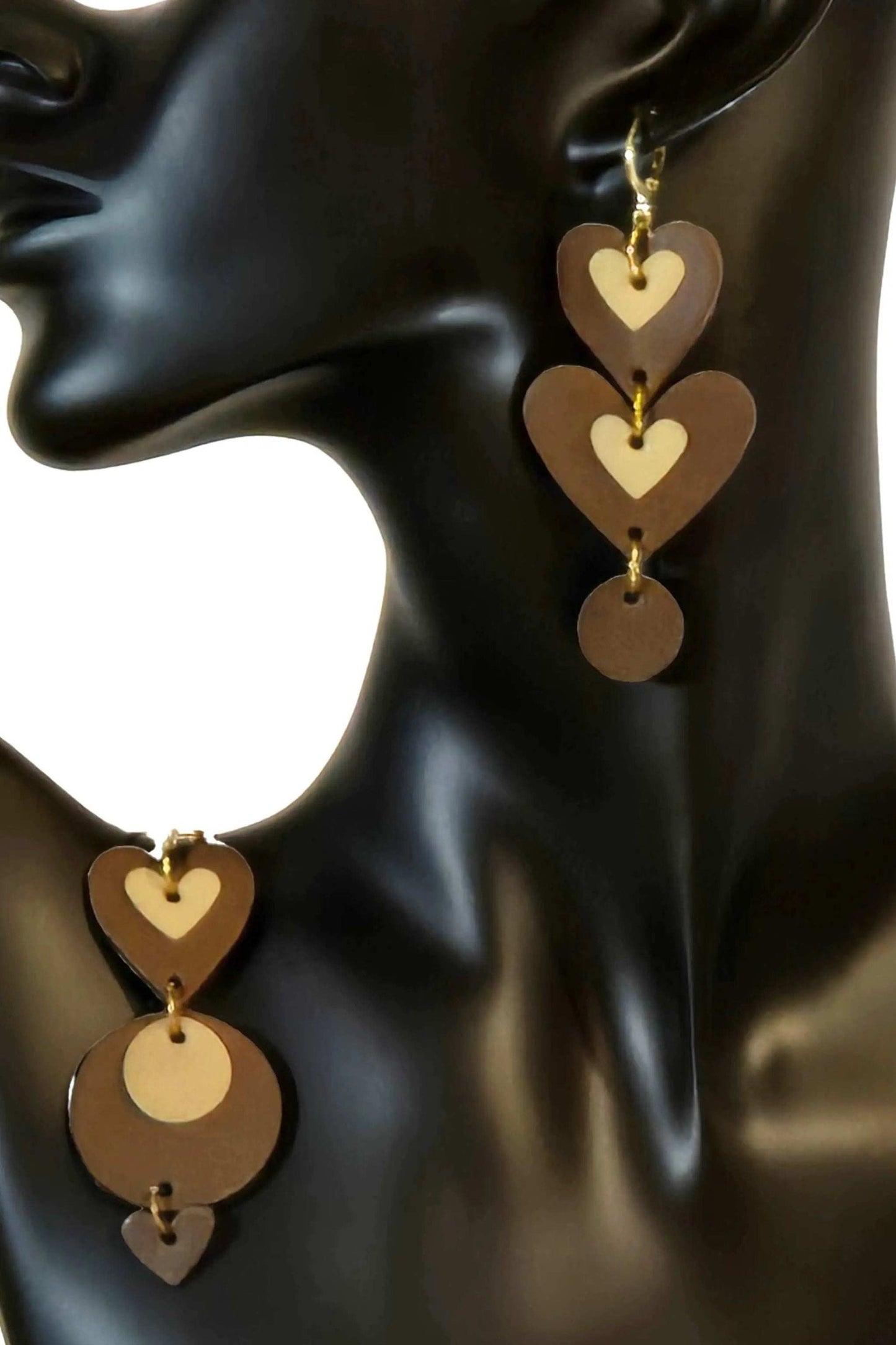 Handmade Orecchini Choccolate earrings with heart and circle shapes in colored agate and genuine leather, hypoallergenic steel hooks, 5cm length