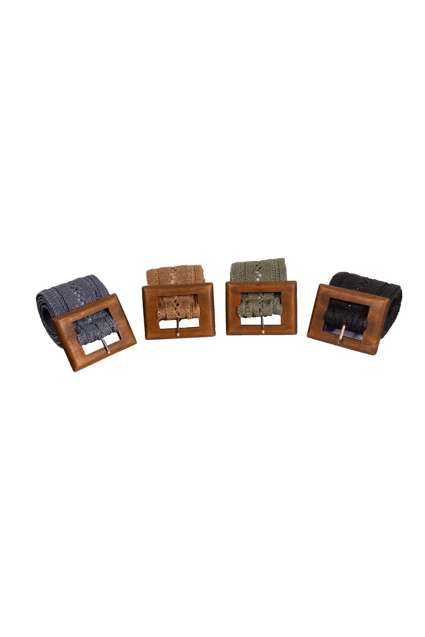Cinta in tessuto effetto greca con fibbia in simil legno di diverse colorazioni.