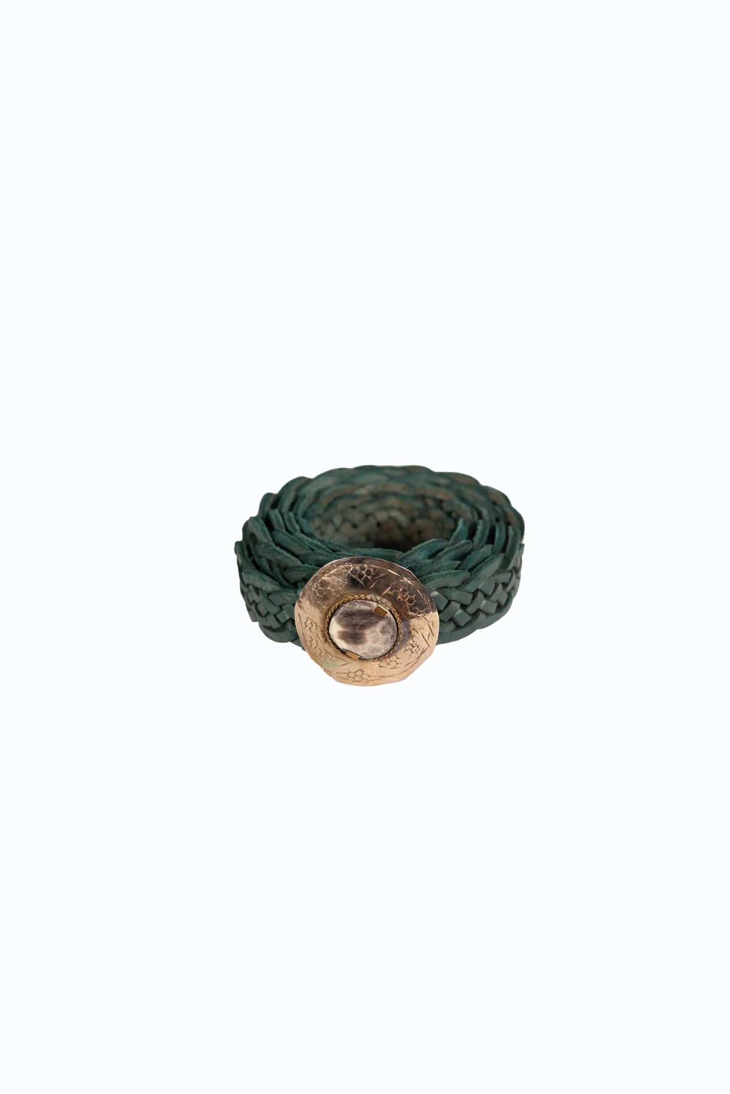 Cintura in similpelle intrecciata verde con fibbia vintage rotonda bronzata, 125 cm lunga