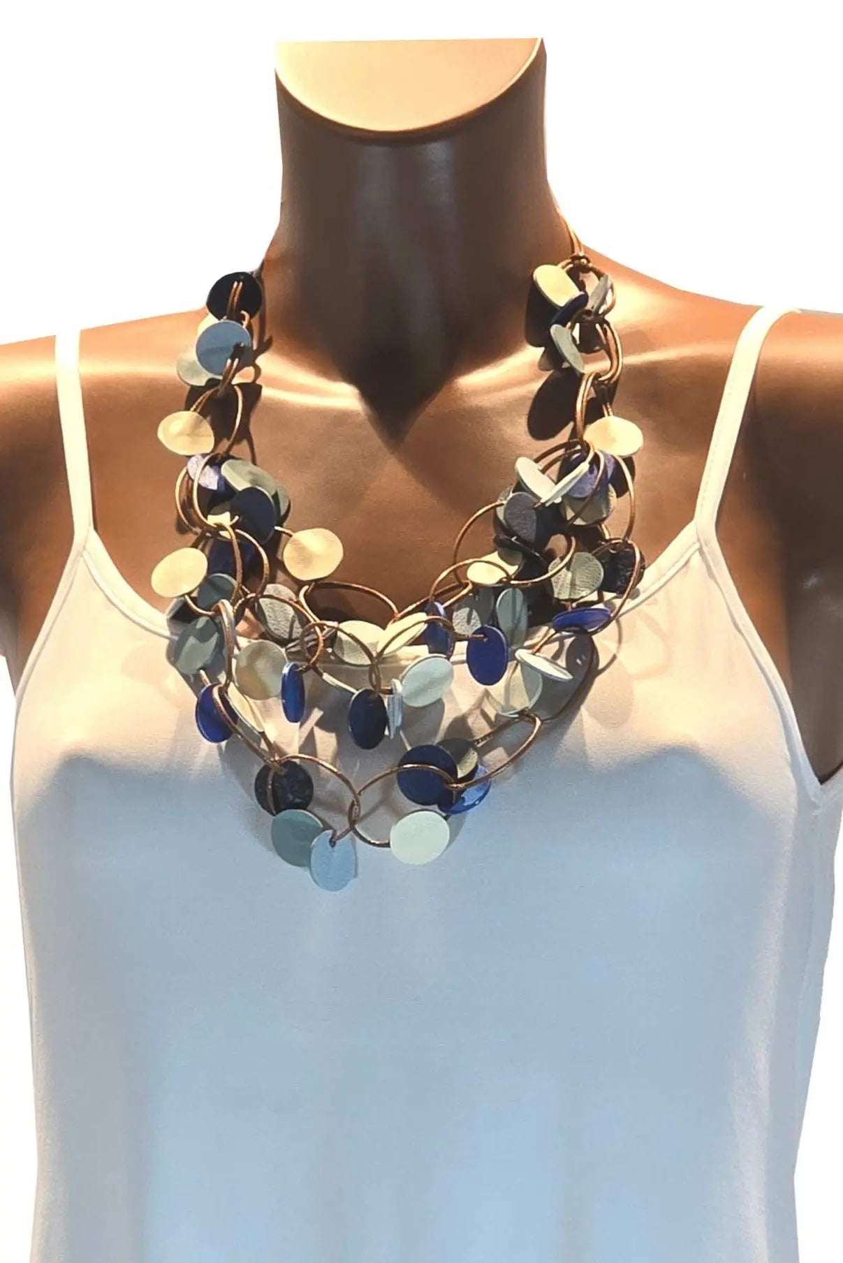 Collana Marine Shadows regolabile blu panna in vera pelle e cordoncino cerato, design fatto a mano elegante e leggero