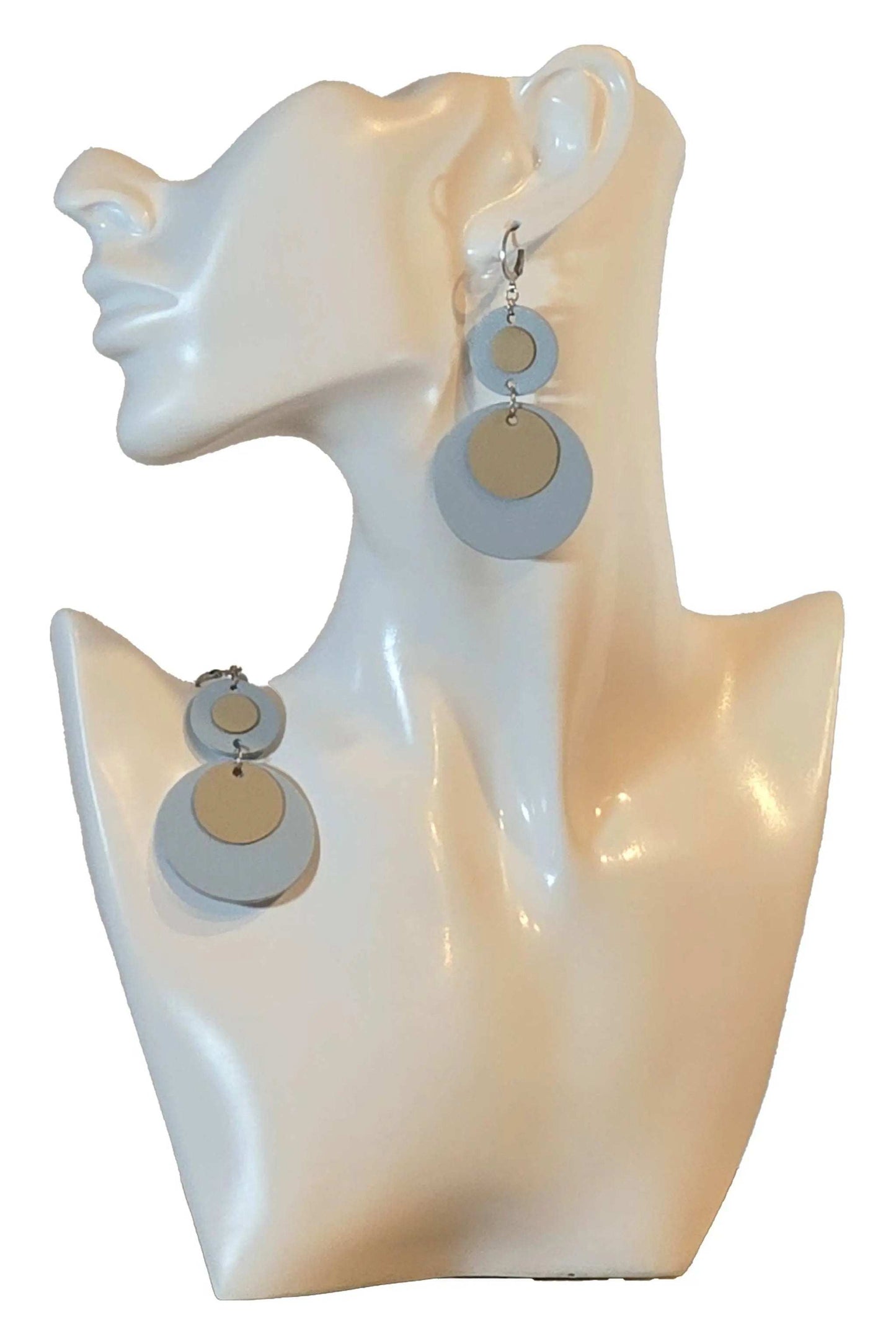 Lightweight handmade Orecchini Round Clear Sky earrings with hypoallergenic steel hooks and genuine leather circles
