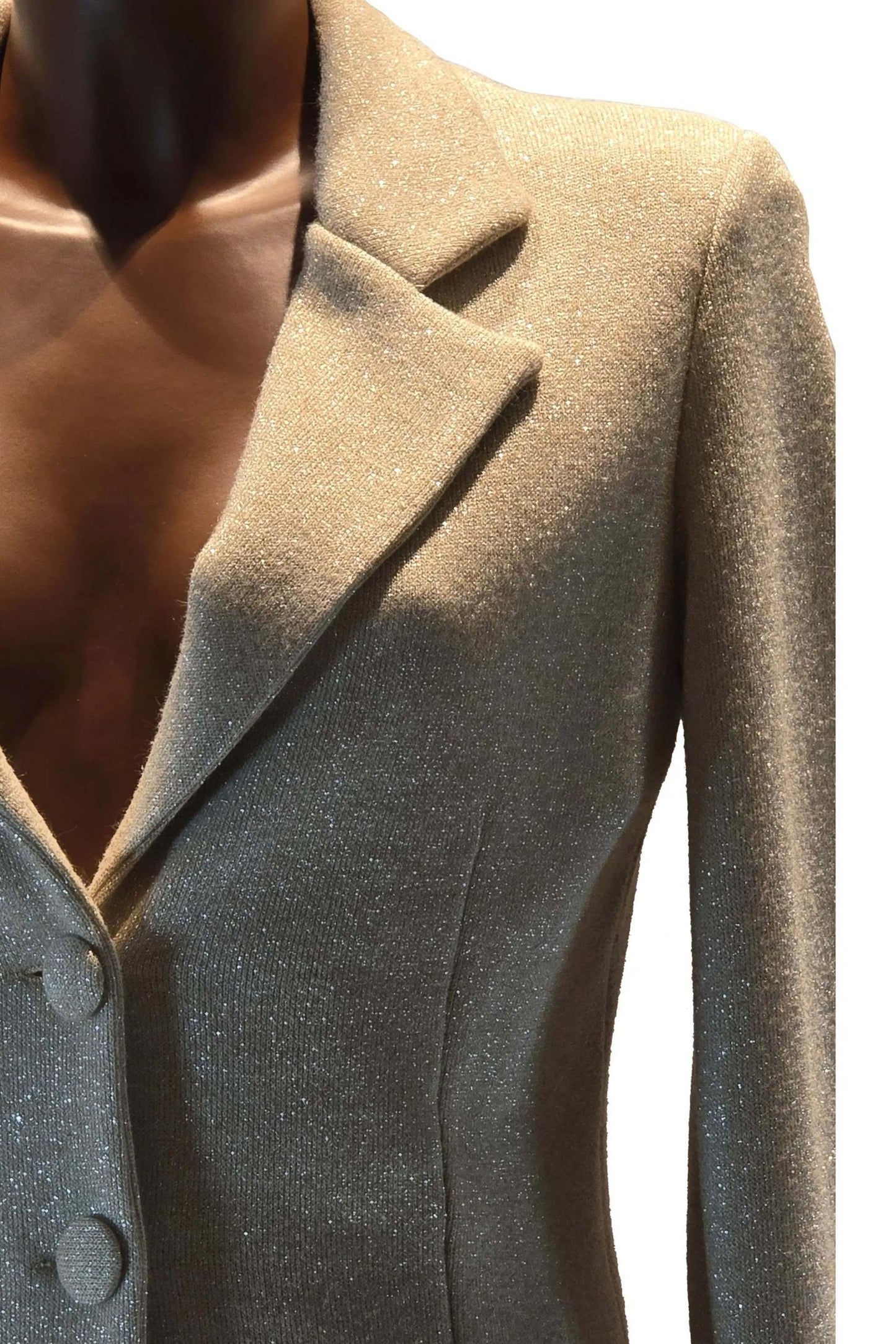Elegant Tuta Shineglow lurex gold fitted blazer close-up