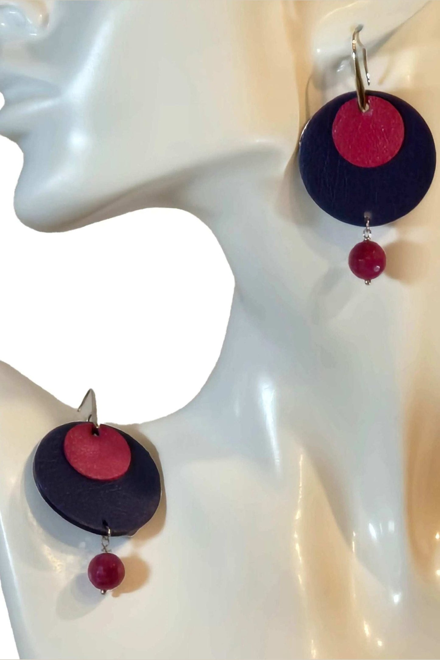 Handmade Orecchini Round Blue leather earrings with raspberry accents and hypoallergenic steel hooks