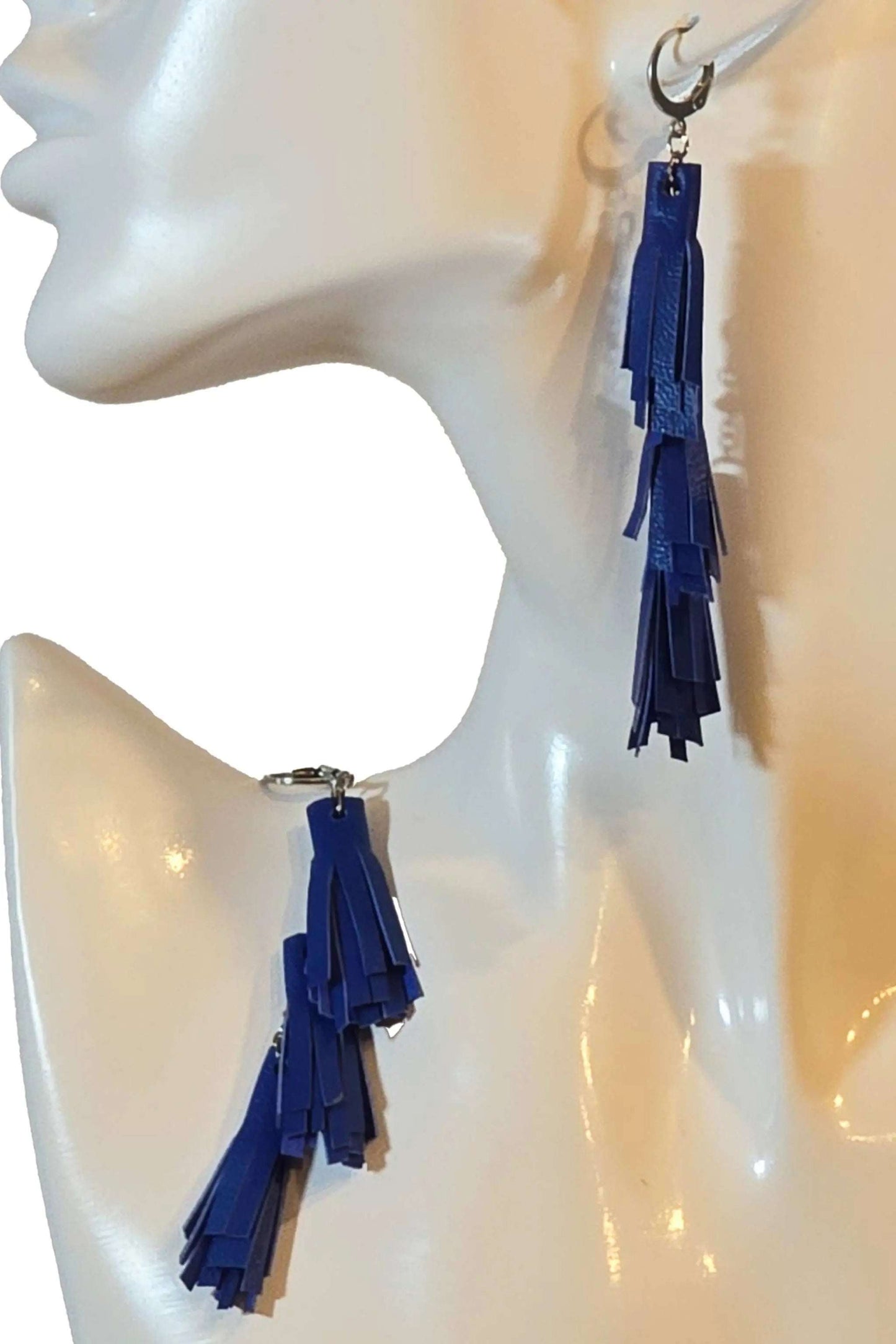 Orecchini Nappine Blue handmade blue leather tassel earrings with hypoallergenic steel hooks, 5cm length