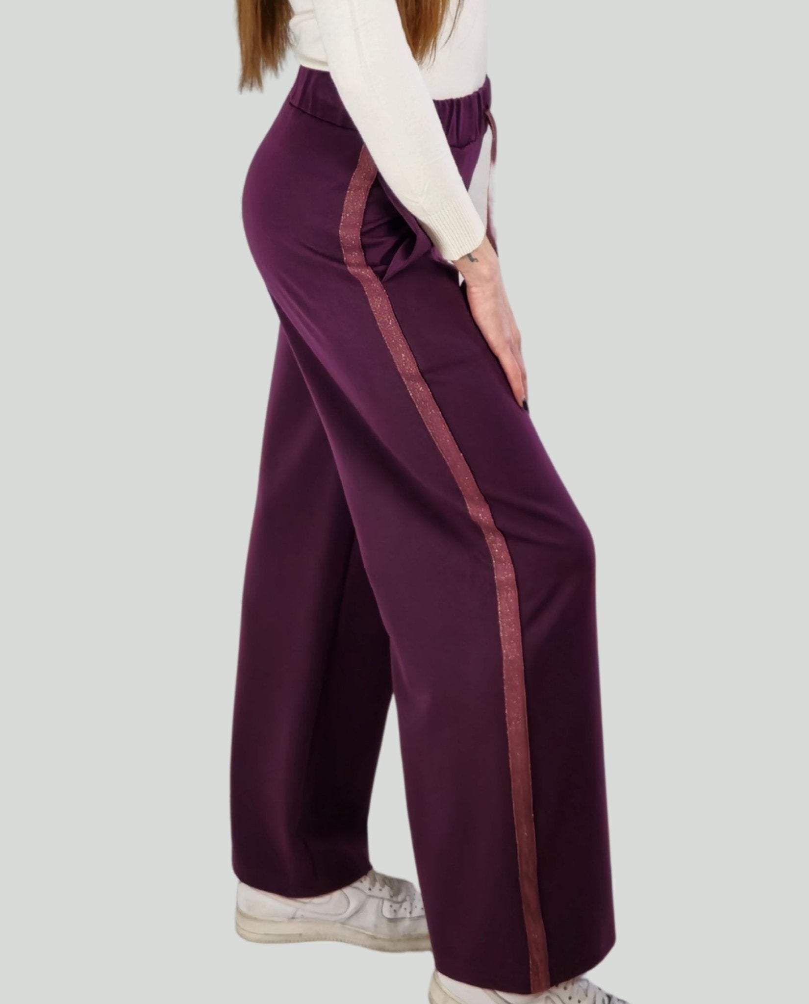 Pantalone Borgogna: Stile con banda laterale - Soho Moda Mare
