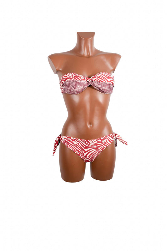 Bikini Fascia a caramella with removable straps and adjustable side tie bottoms on mannequin