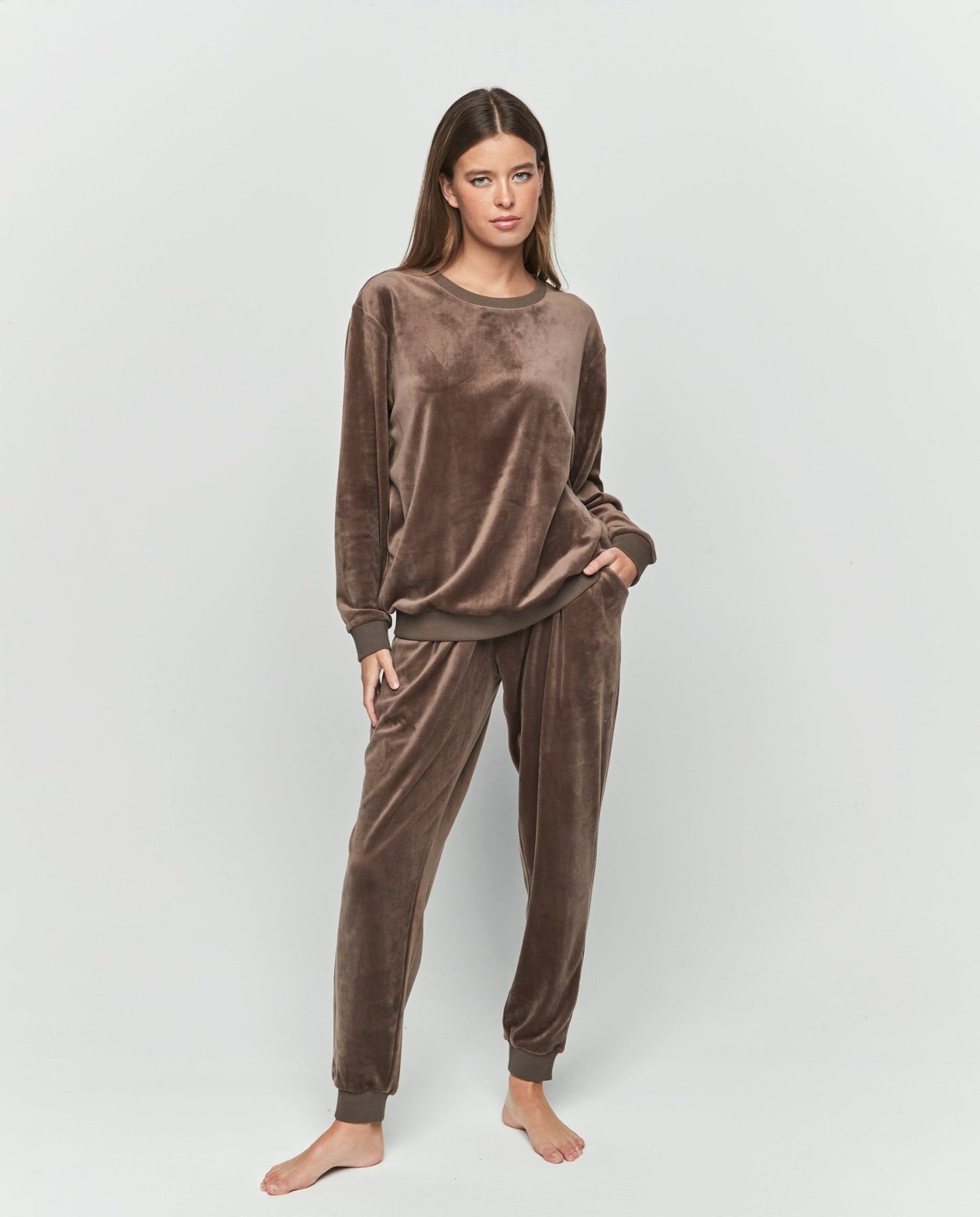 Tuta ciniglia Tortora: comodità e stile in un unico capo - Soho Moda Mare